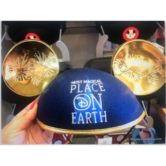 Walt Disney World Cinderella Castle Mickey Ears - Picture 3 of 11